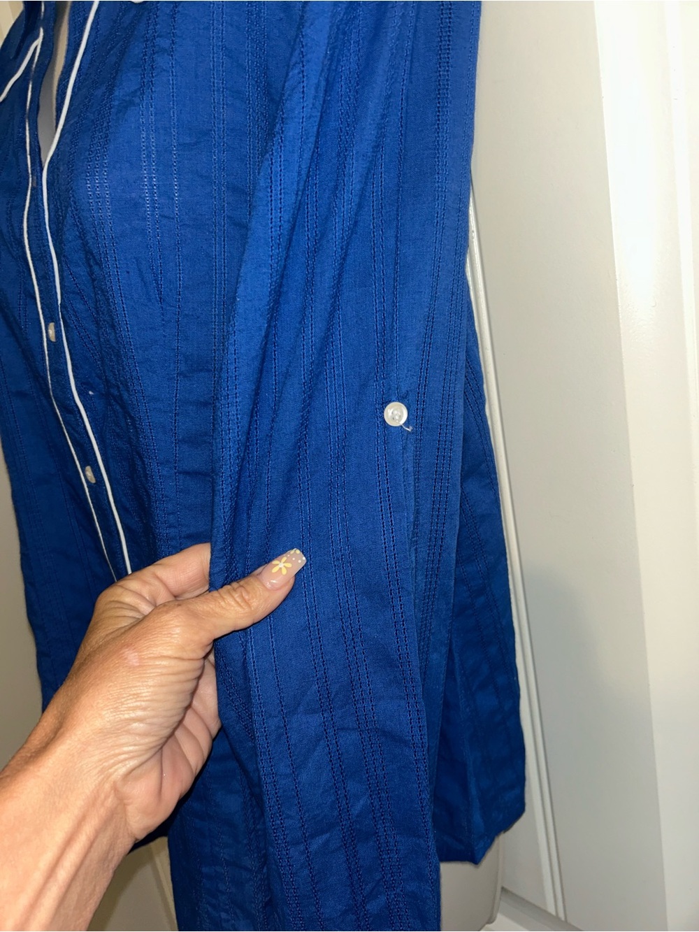 NWT Magazine Royal Blue Button-Down Shirt with White Piping Sz L - Picture 3 of 5